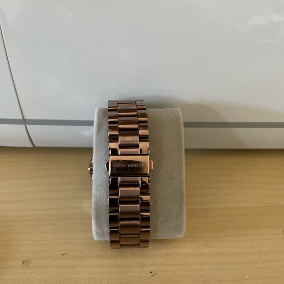 Michael Kors Mens watch. - Picture 3 of 4